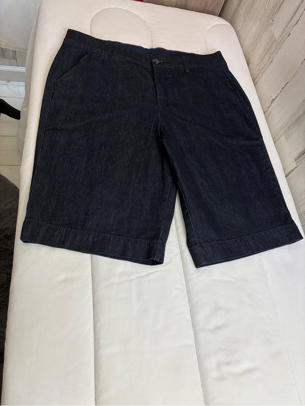 Christopher & Banks signature comfort waist women’s Sz 12 Dark Navy Jean Shorts